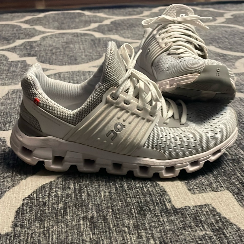 On cloud cloudtec women shoes size W7
